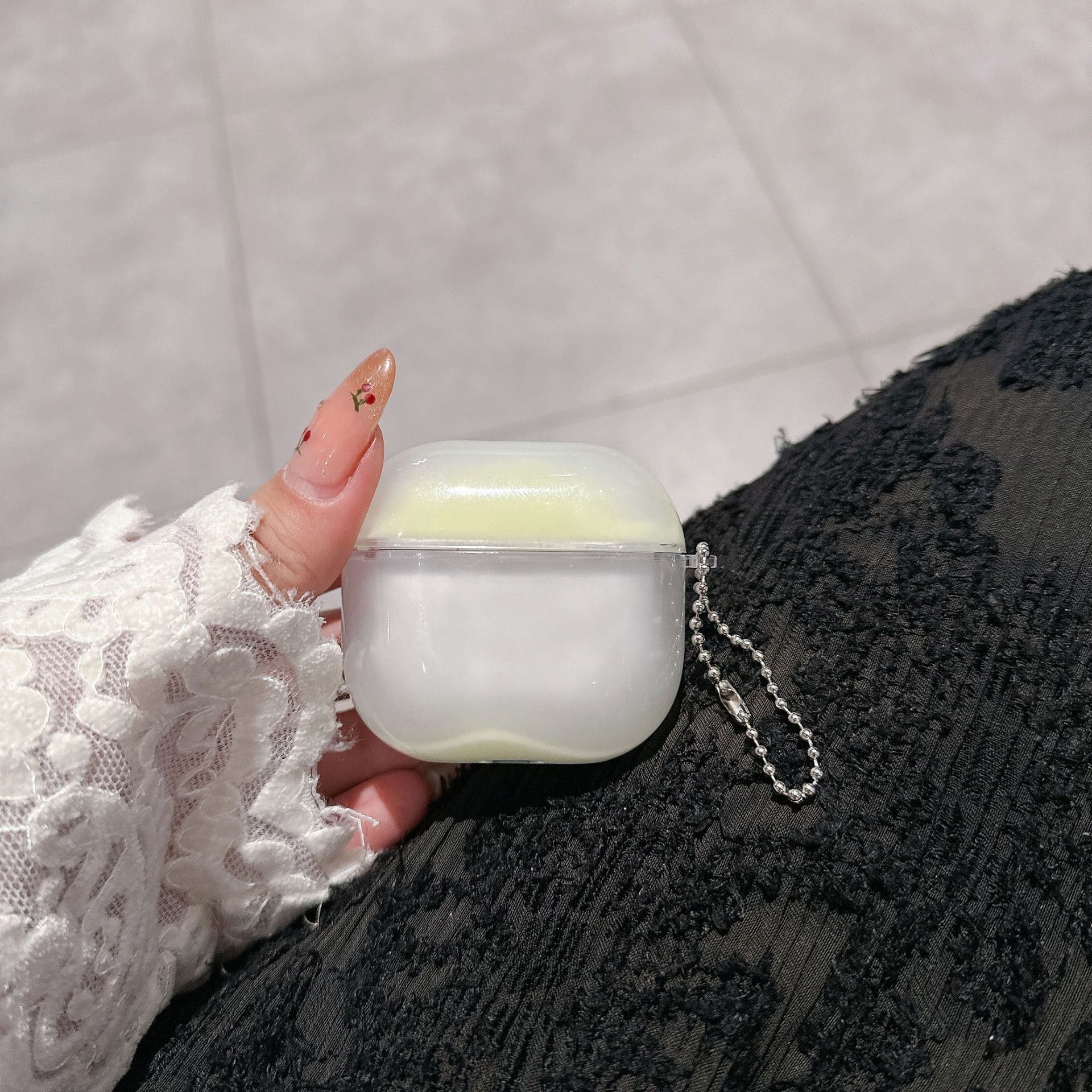 Parlayan AirPods Kulaklık Kılıfı – Floresan Quicksand Sıvı Parlak Kum Kılıf - Bi Elma